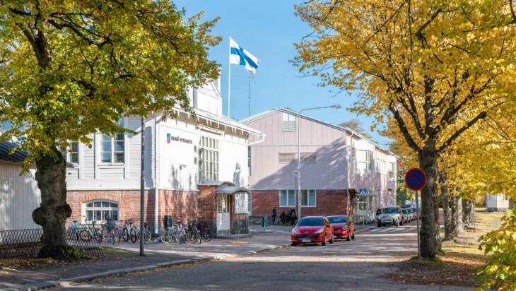 Bild på Hangö gymnasium.